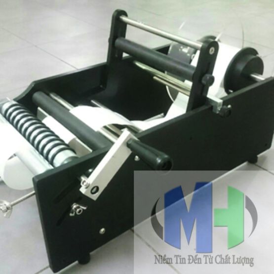 Máy dán nhãn chai tròn thủ công